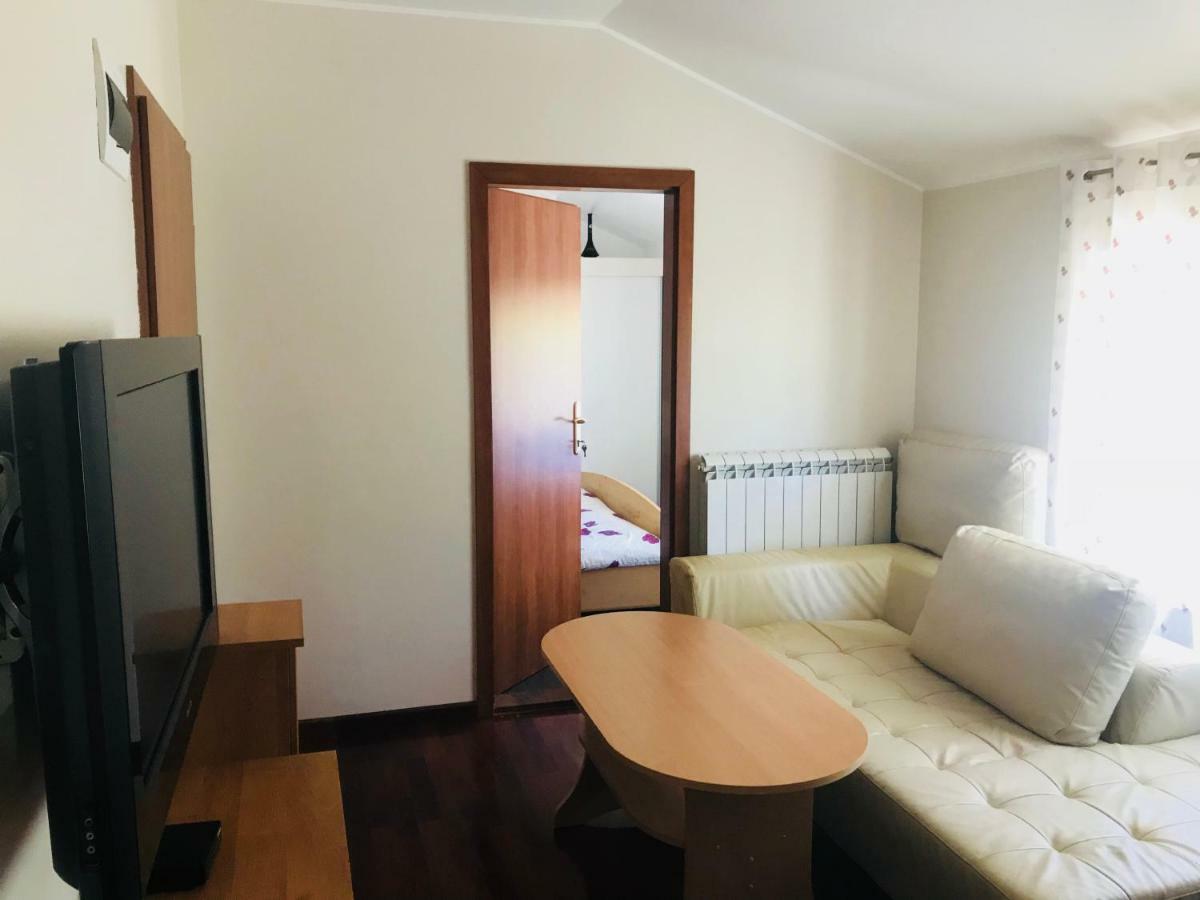 Apartments Vidovic Cezarji Εξωτερικό φωτογραφία