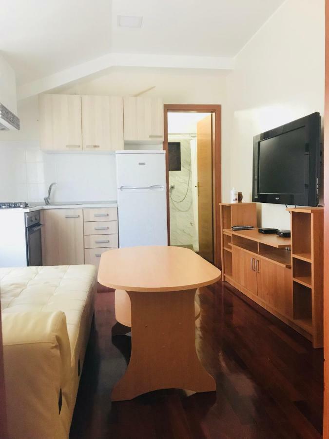 Apartments Vidovic Cezarji Εξωτερικό φωτογραφία